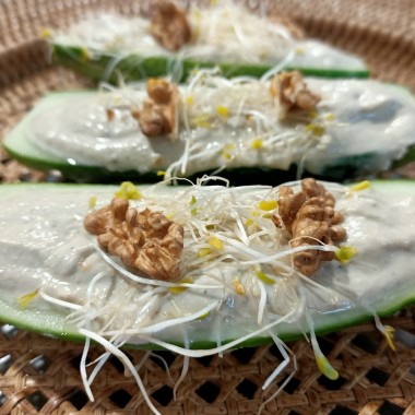 Pepino relleno con Crema de Tofu