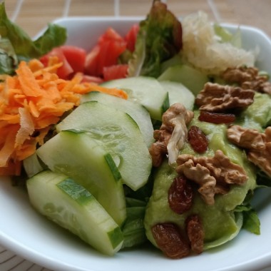 Ensalada con Salsa de  Aguacate