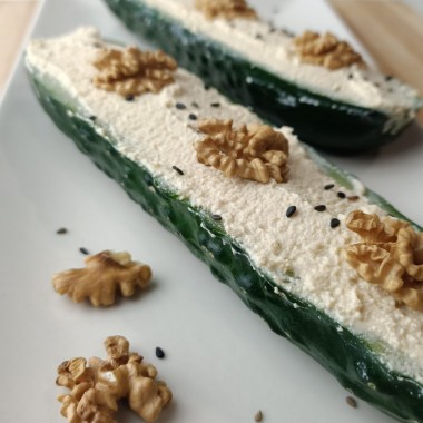 Pepino relleno con Crema de Tofu